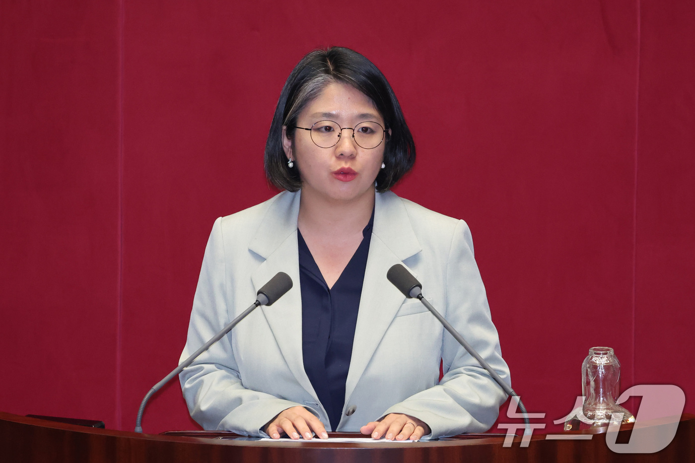 (서울=뉴스1) 신웅수 기자 = 용혜인 기본소득당 대표가 18일 서울 여의도 국회에서 열린 제434회국회(임시회) 제6차 본회의에서 공직선거법 일부개정법률안(대안)에 대한 토론을 …