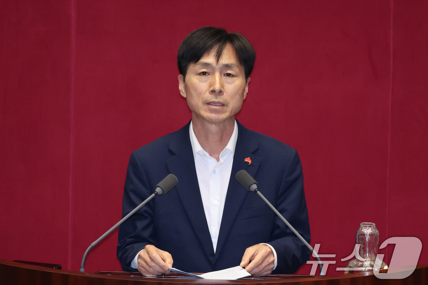 (서울=뉴스1) 신웅수 기자 = 한창민 사회민주당 대표가 18일 서울 여의도 국회에서 열린 제434회국회(임시회) 제6차 본회의에서 공직선거법 일부개정법률안(대안)에 대한 토론을 …