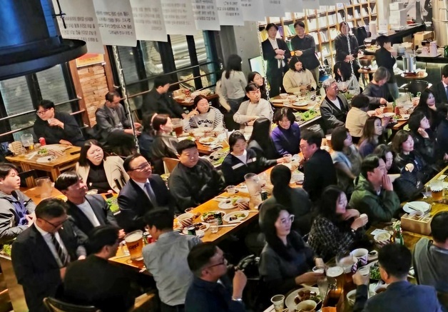 김부겸, 대구 민심 공략 '가속'…국힘, 공천 갈등 속 '주춤'