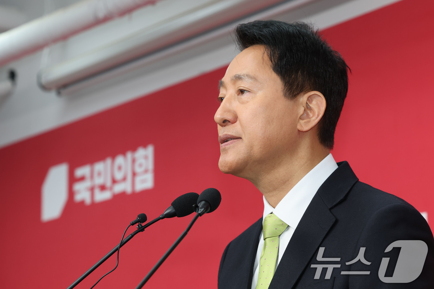 (서울=뉴스1) 이광호 기자 = 6.3전국동시지방선거 국민의힘 서울시장 후보로 확정된 오세훈 서울시장이 18일 오전 서울 영등포구 국민의힘 중앙당사에서 기자회견을 하고 있다. 이날 …