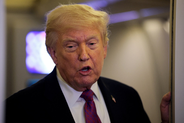 트럼프 "이란, 합의 없으면 '비우호적 방식'으로 우라늄 확보"(종합)