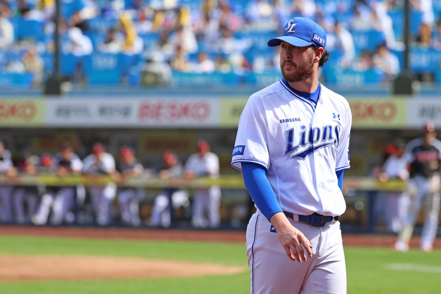 삼성 외국인 투수 오러클린, LG전서 헤드샷 퇴장…시즌 3호