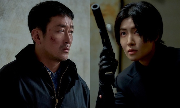 '건물주' 하정우, 총 든 심은경과 대치…살 떨리는 긴장감 [N컷]