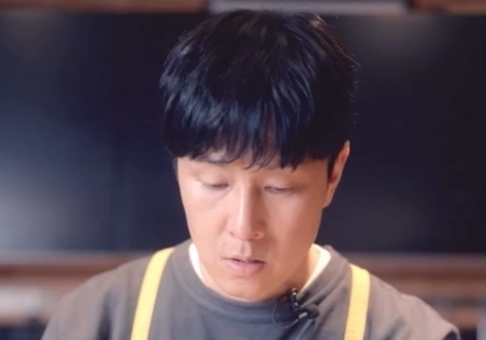 '성매매 합법화' 주장했던 김동완 "그때의 나, 쥐어 패고 싶다"…또 무슨 일?