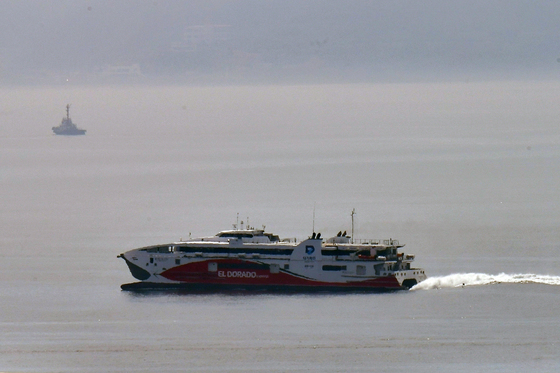 울릉도로 가는 엘도라도익스프레스호