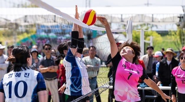 LG경북협의회 '주부배구대회'…구미 25개 읍·면·동 여자배구팀 열전