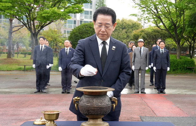 제66주년 4·19혁명 기념식 참배