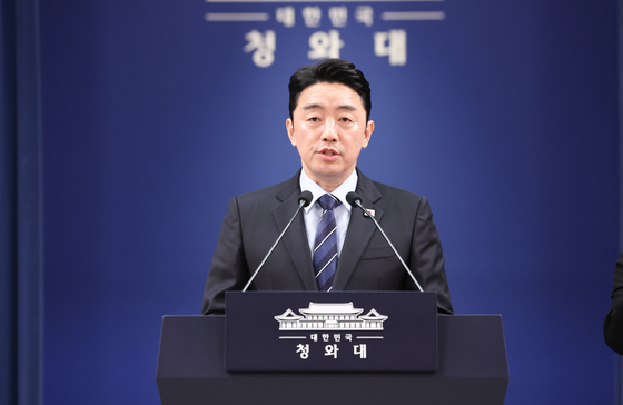 강훈식 "불법 스포츠중계·성범죄물 땜질 처방 안돼"…靑 TF 구성 지시