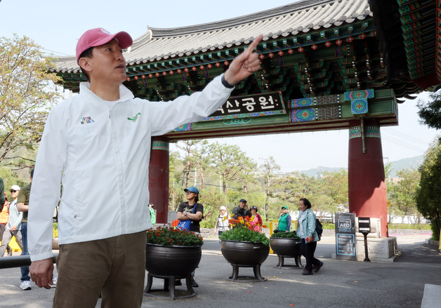 관악산공원 현장점검하는 오세훈 시장