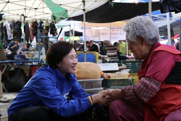 경기도교육감 단일화 여론조사 내일까지…유은혜 도민 밀착 소통