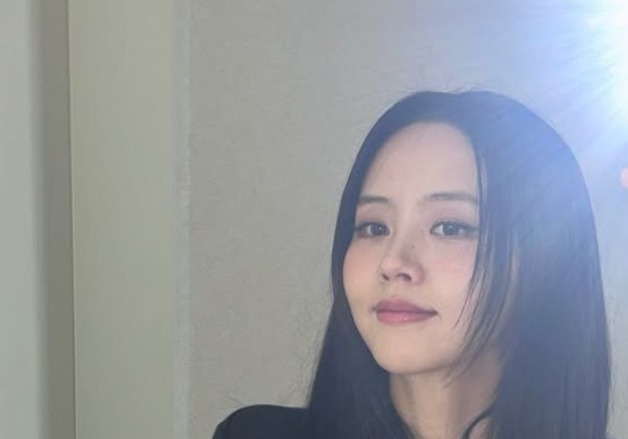 스물여섯 김소현 침대셀카, 성숙미 한스푼 더한 미모 [N샷]