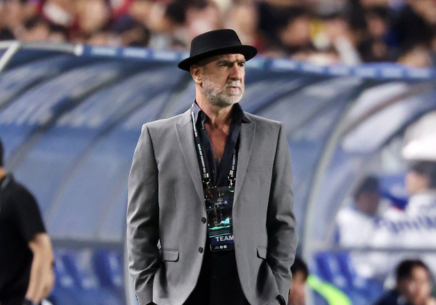 에릭 칸토나 감독, 경기가 잘 안풀려