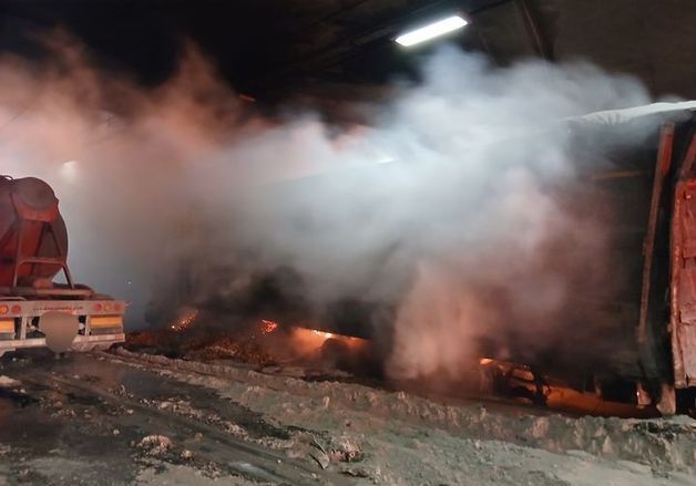 평택제천고속도로서 트레일러, 앞선 화물차 추돌…1명 부상