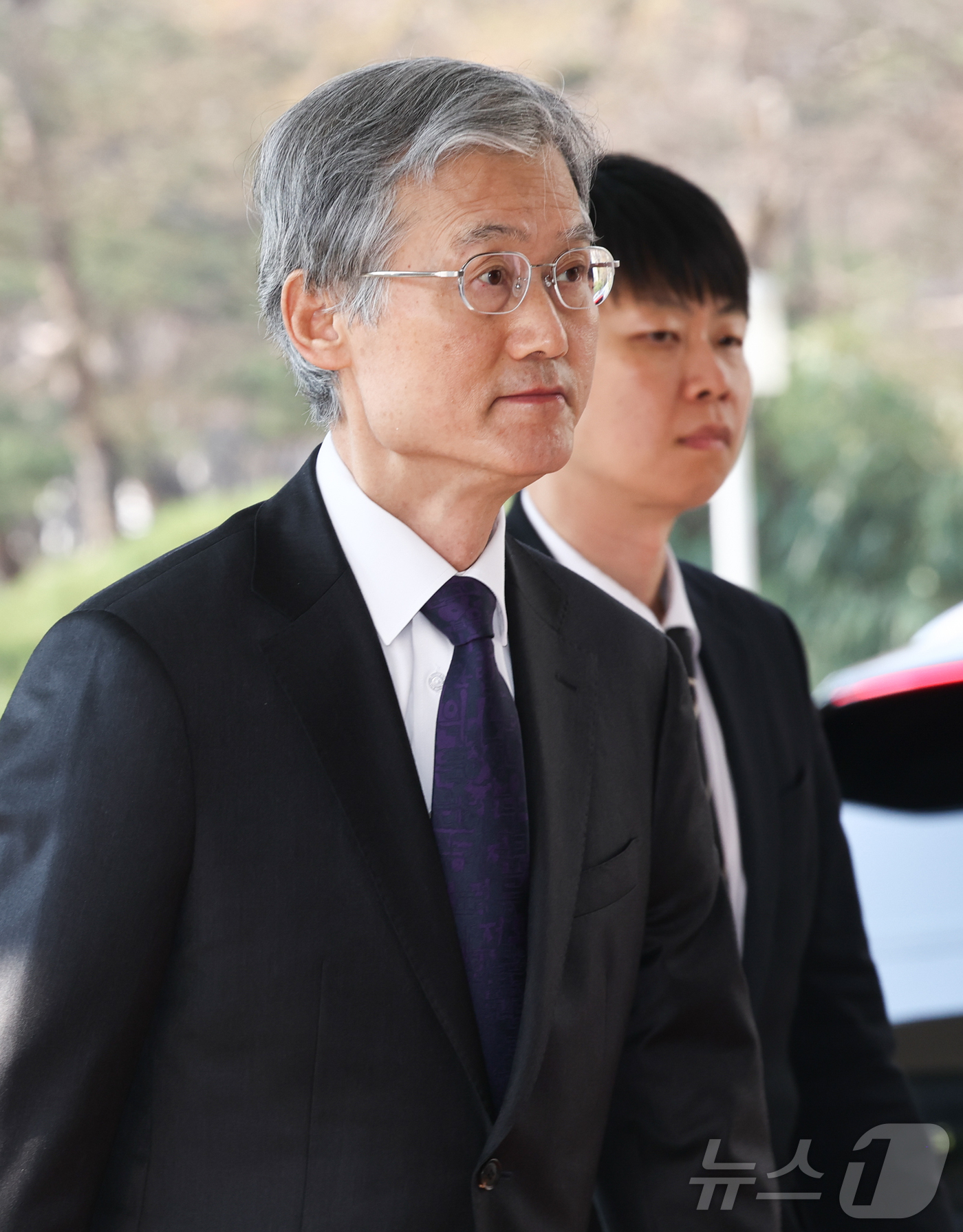 (서울=뉴스1) 최지환 기자 = 조희대 대법원장이 2일 오전 서울 서초구 대법원으로 출근하고 있다. 2026.4.2/뉴스1