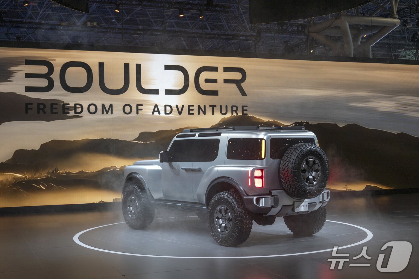 본문 이미지 - 2026 뉴욕 국제 오토쇼에서 공개된 볼더 콘셉트의 모습(현대차 제공)