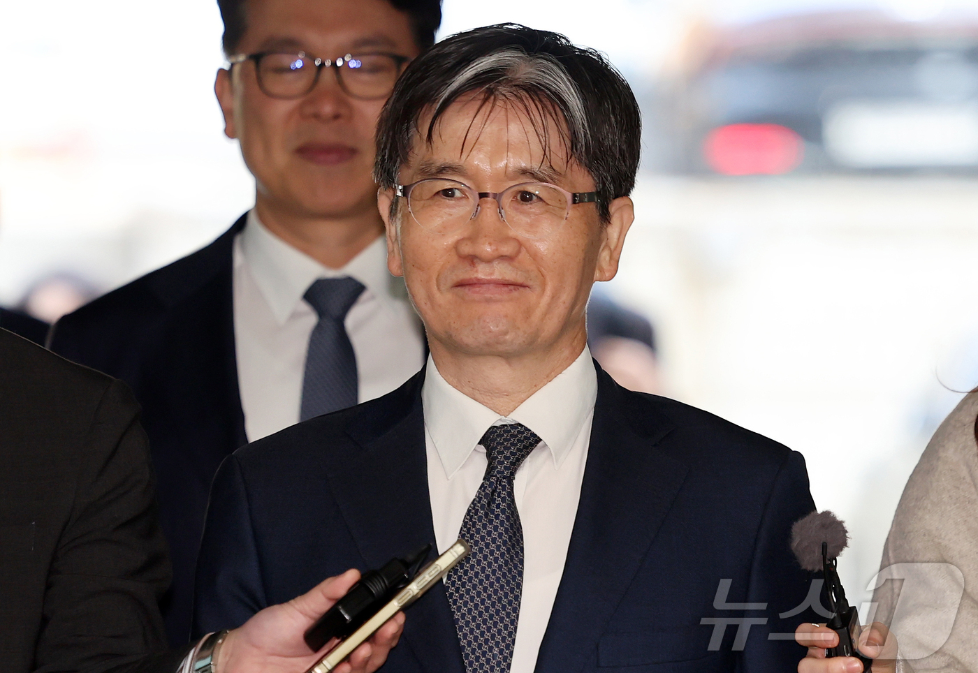 (서울=뉴스1) 최지환 기자 = '순직 해병 수사 외압 의혹' 수사를 방해했다는 혐의를 받는 오동운 고위공직자범죄수사처장이 2일 서울 서초구 서울중앙지방법원에서 열린 1차 공판에 …