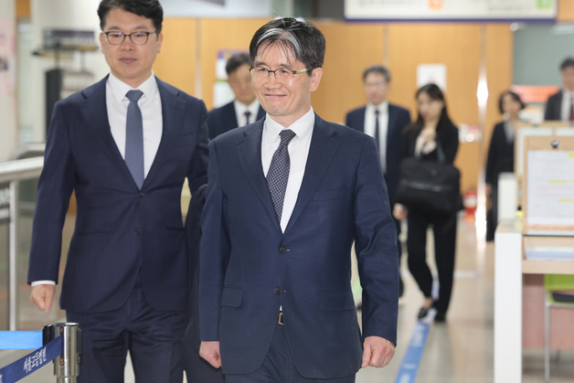 '직무유기 혐의' 오동운 공수처장 1차 공판 출석