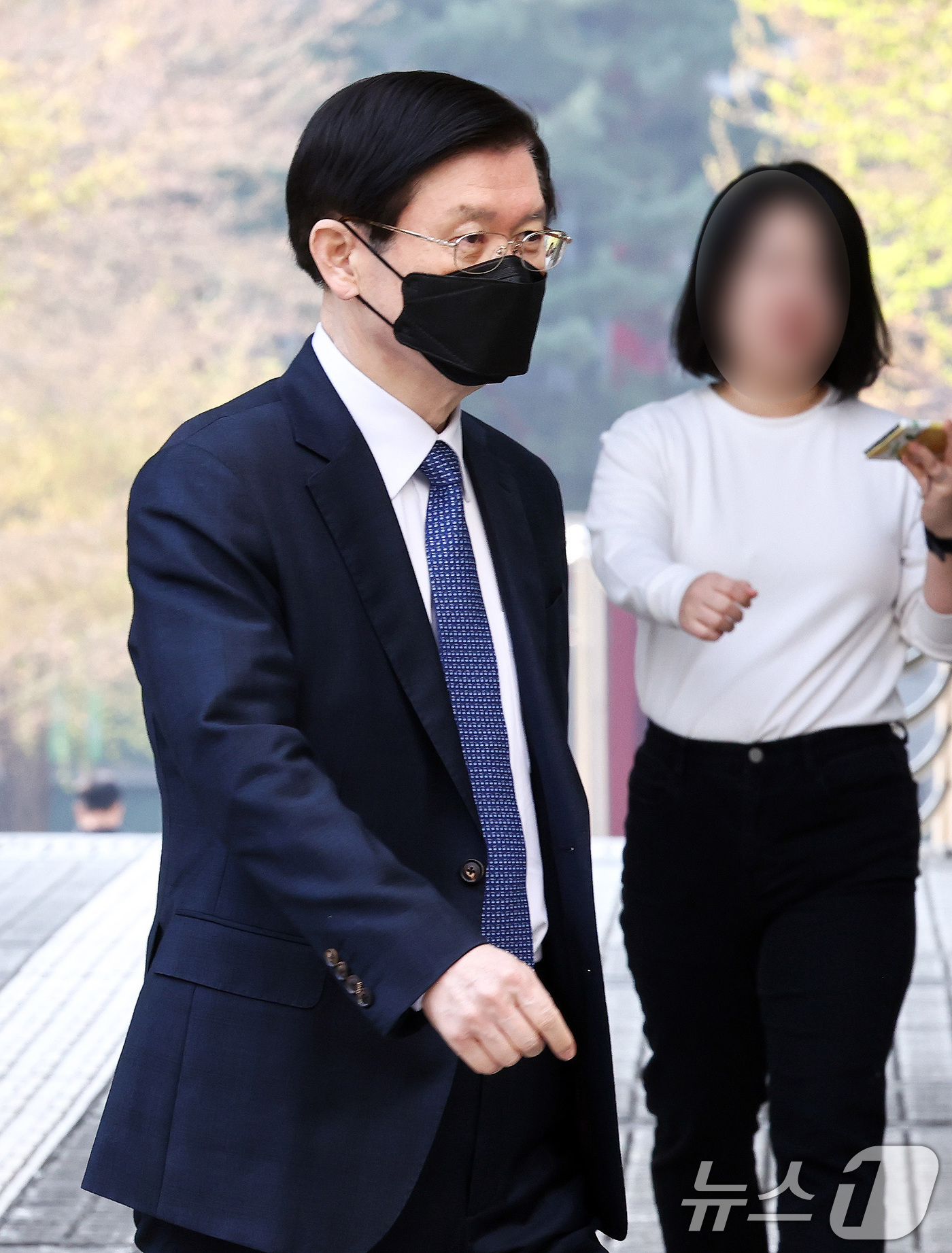 (서울=뉴스1) 최지환 기자 = 윤석열 전 대통령에 대한 체포영장 집행을 방해한 혐의를 받는 박종준 전 대통령경호처장이 2일 서울 서초구 서울중앙지방법원에서 열린 1차 공판기일에 …