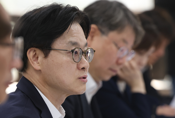 김정관 장관, 중동전쟁 관련 석화제품 수급상황 점검회의