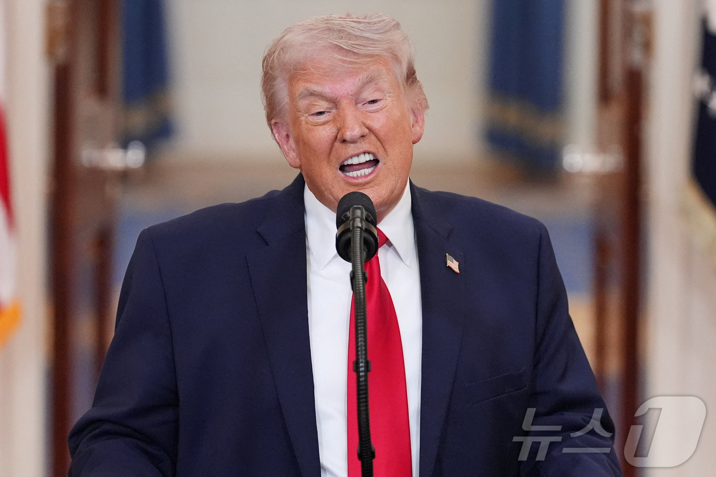 (로이터=뉴스1) 송원영 기자 = 도널드 트럼프 미국 대통령이 1일(현지시간) 미국 워싱턴 D.C. 백악관에서 이란 전쟁 관련 대국민 연설을 하고 있다. ⓒ 로이터=뉴스1ⓒ 로이터 …