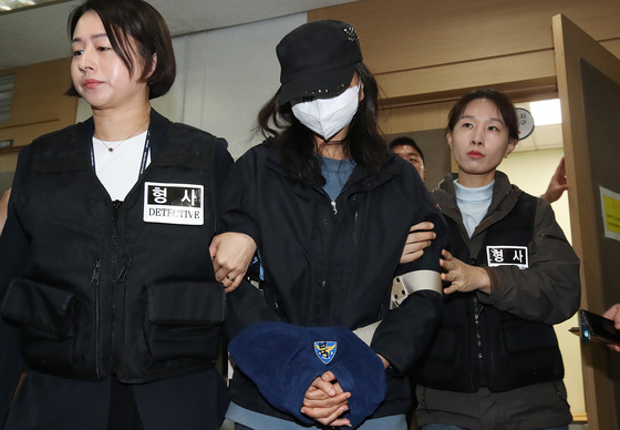 '어머니 시체' 캐리어 담아 유기한 딸