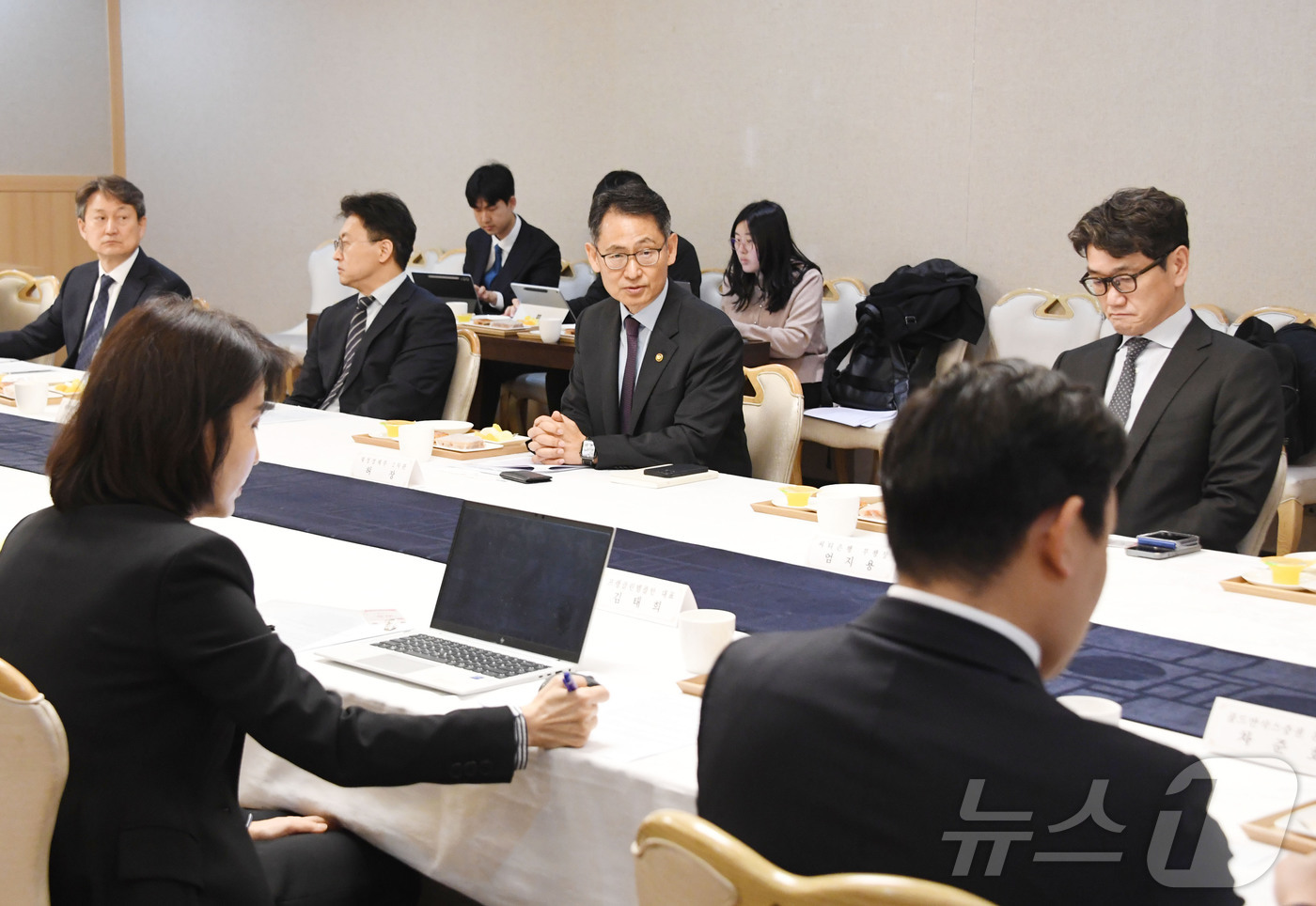 (서울=뉴스1) = 허장 재정경제부 제2차관이 2일 서울 종로구 정부서울청사에서 외국인 투자 유치 자문위원회를 주재하고 있다. (재정경제부 제공. 재판매 및 DB 금지)  2026 …