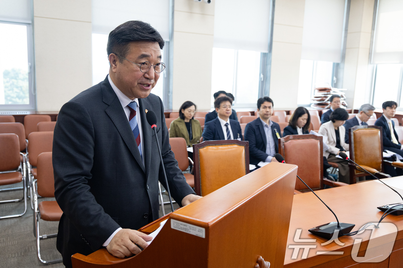 (서울=뉴스1) 유승관 기자 = 윤호중 행정안전부 장관이 2일 서울 여의도 국회에서 열린 제433회 국회(임시회) 행정안전위원회 제4차 전체회의에서 2026년도 제1회 추가경정예산 …