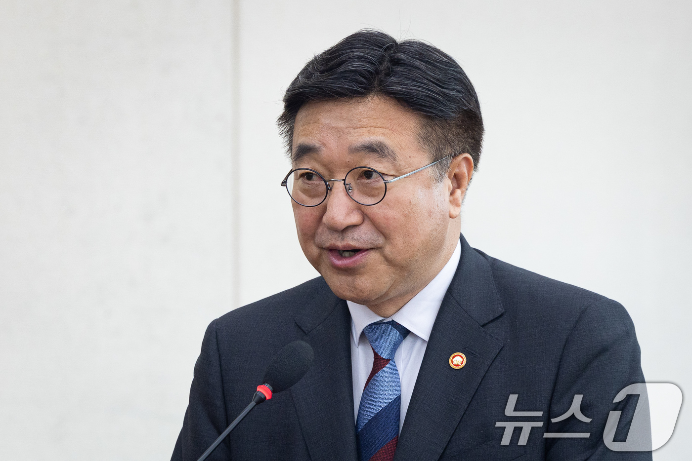 (서울=뉴스1) 유승관 기자 = 윤호중 행정안전부 장관이 2일 서울 여의도 국회에서 열린 제433회 국회(임시회) 행정안전위원회 제4차 전체회의에서 2026년도 제1회 추가경정예산 …