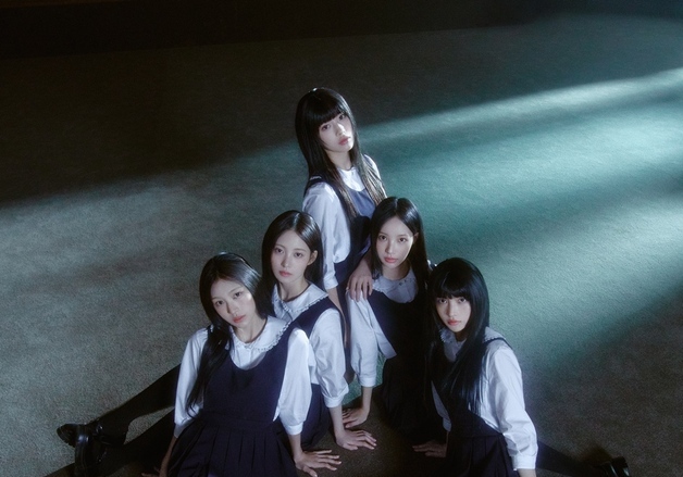 '컴백' 리센느, '런어웨이' 콘셉트 포토 공개…다크한 무드