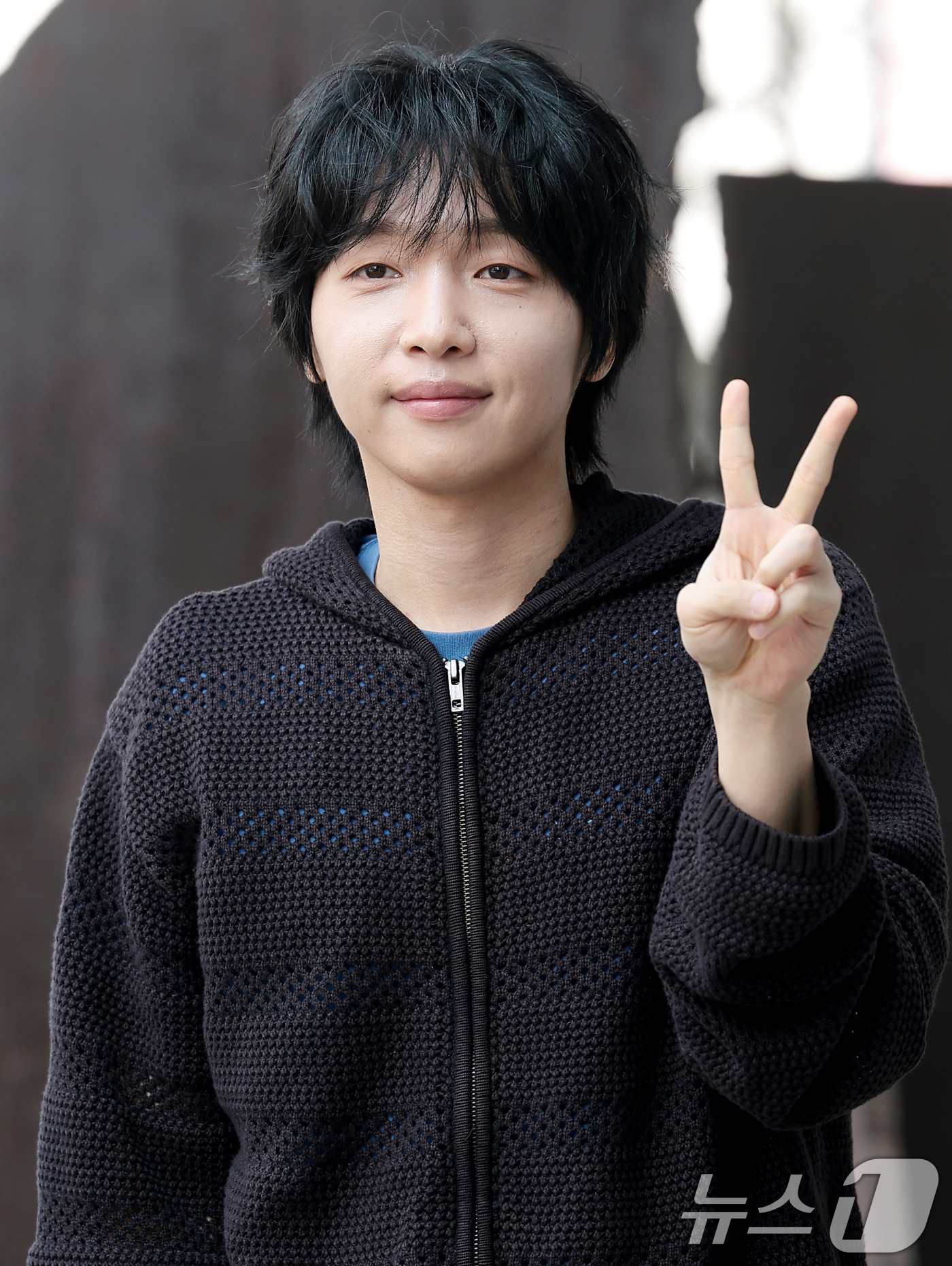 (서울=뉴스1) 권현진 기자 = 가수 정세운이 SBS 파워FM '12시엔 주현영' 출연을 위해 2일 오후 서울 양천구 SBS에 도착해 인사를 하고 있다. 2026.4.2/뉴스1