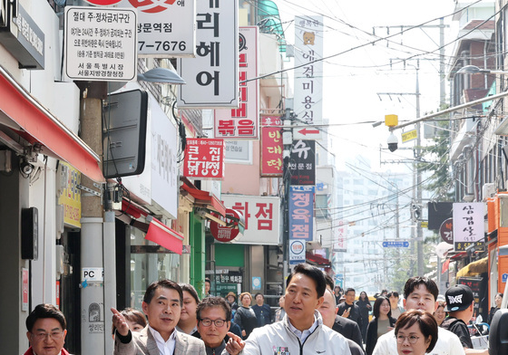 쌍리단길 걷는 오세훈 시장