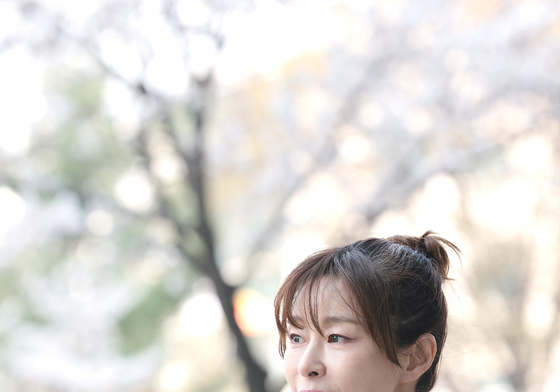 예지원, 벚꽃 아래 눈부신 홍도