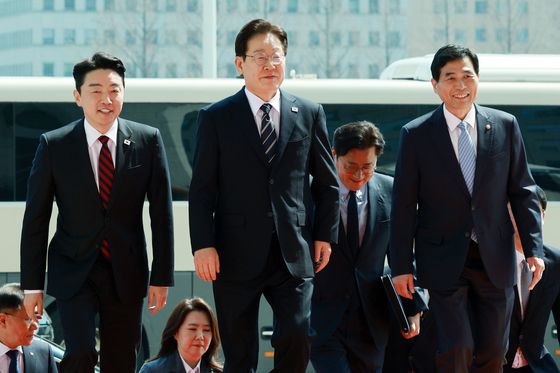 [속보] 이재명 대통령, 추경 시정연설 마치고 국회 떠나