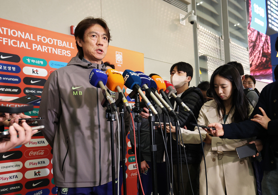 홍명보 감독, 유럽 원정 마치고