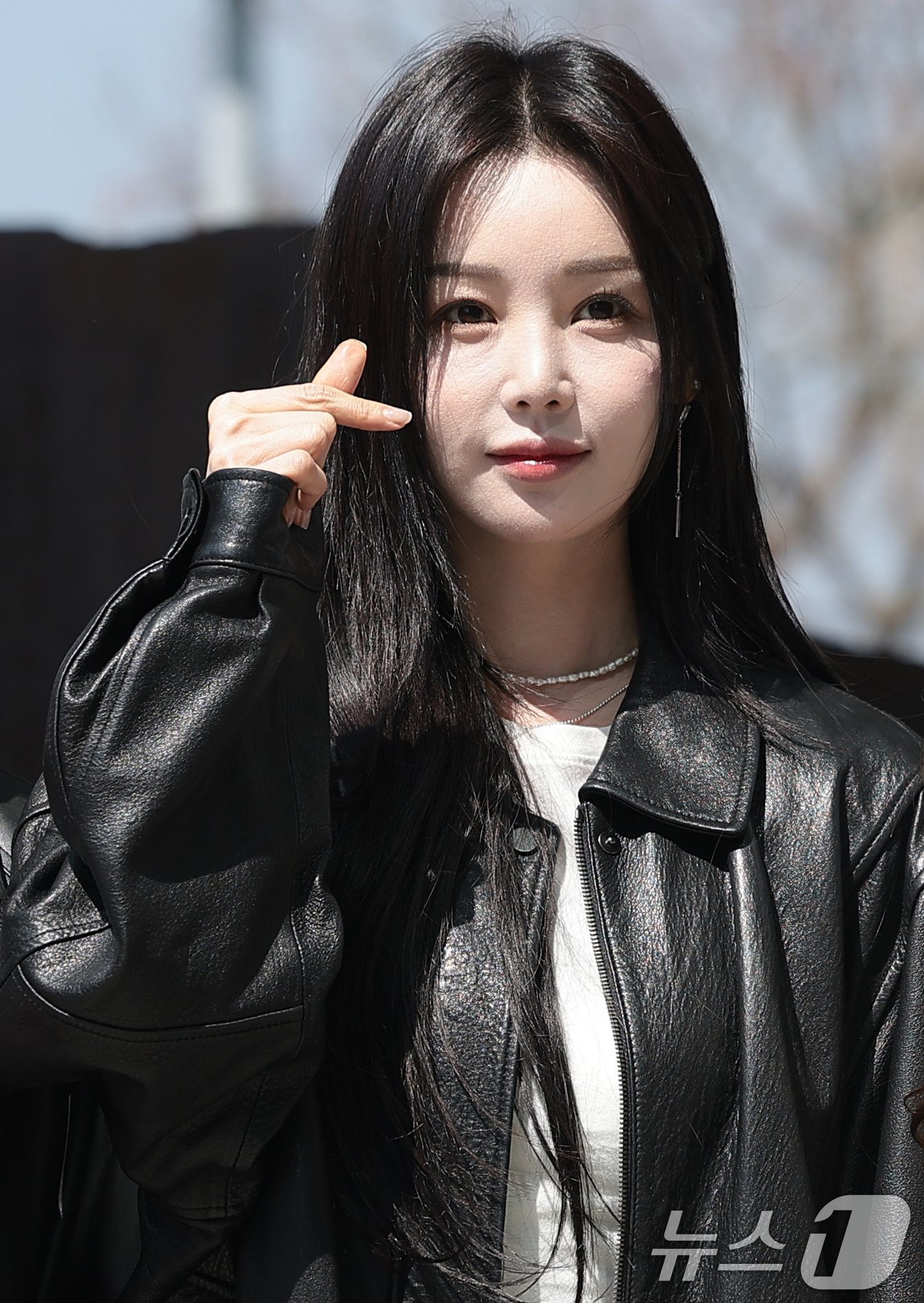 (서울=뉴스1) 권현진 기자 = 씨야의 남규리가 2일 오후 서울 양천구 SBS에 도착해 SBS 파워FM ‘두시탈출 컬투쇼’ 생방송에 앞서 포즈를 취하고 있다. 2026.4.2/뉴스 …