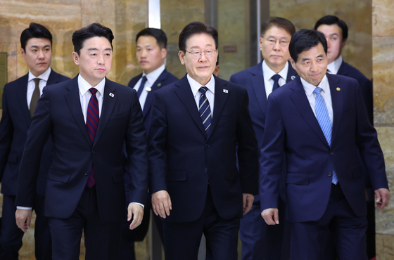 본회의장 향하는 이재명 대통령