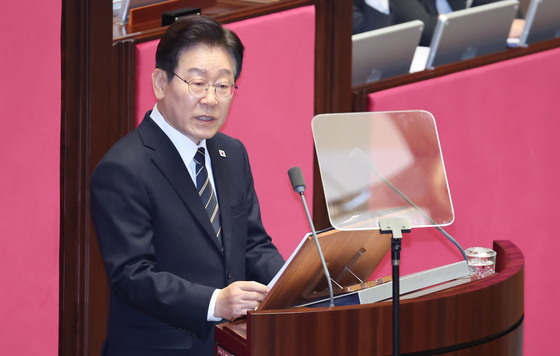 '전쟁 추경' 시정연설 나선 李대통령 "비상 상황엔 비상한 대책 필요"