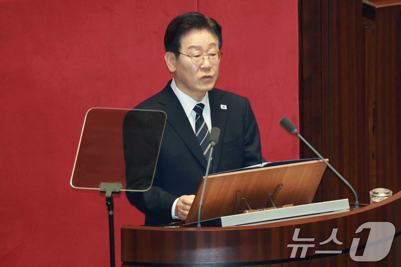 (서울=뉴스1) 이재명 기자 = 이재명 대통령이 2일 서울 여의도 국회에서 중동 사태 대응을 위한 추가경정예산(추경)안에 대한 시정연설을 하고 있다. 2026.4.2/뉴스1