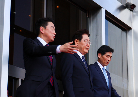 국회 나서는 이재명 대통령