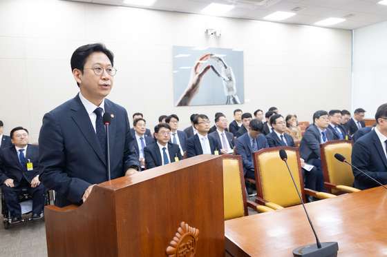 추경안 제안 설명하는 배경훈 부총리