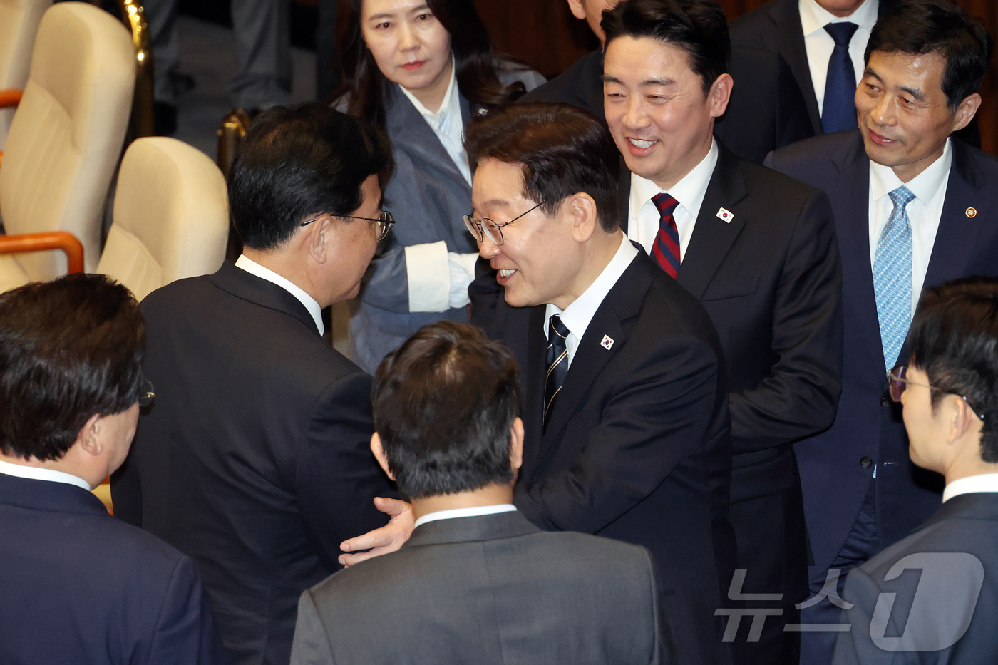 (서울=뉴스1) 국회사진기자단 = 이재명 대통령이 2일 서울 여의도 국회에서 열린 제433회국회(임시회) 제4차 본회의에서 중동 사태 대응을 위한 추가경정예산안에 대한 시정연설을 …