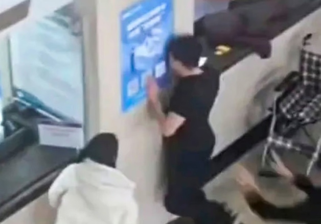 "임신 아내 은밀한 부위를 남자 의사가?"…병원서 난동 부리며 이혼 선언