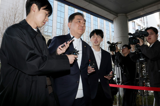 '5차 소환' 김병기 이틀 만에 재출석…차남 이어 부자 잇달아 조사