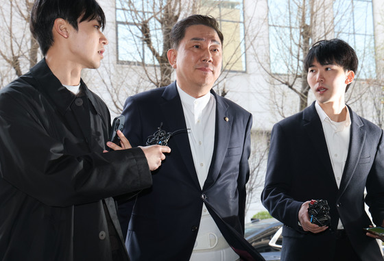 '13가지 비위 의혹'  김병기...'묵묵부답'