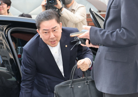 김병기, 5차 경찰 조사 출석