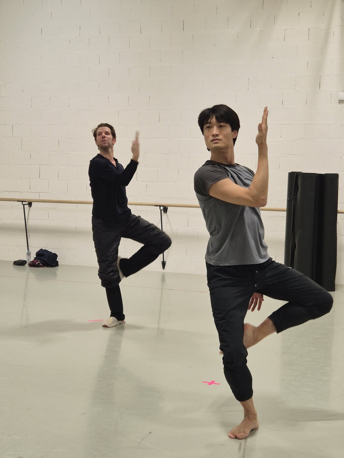 본문 이미지 - 스위에서 '볼레로' 리허설을 하는 김기민(인아츠프로덕션 제공)