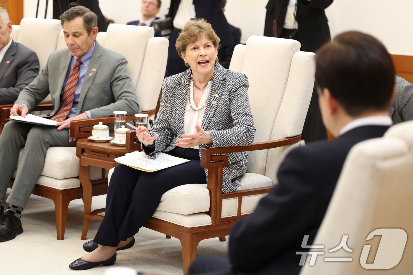 (서울=뉴스1) 허경 기자 = 진 섀힌 민주당 상원의원이 2일 청와대에서 이재명 대통령과 만나 발언하고 있다. 2026.4.2/뉴스1