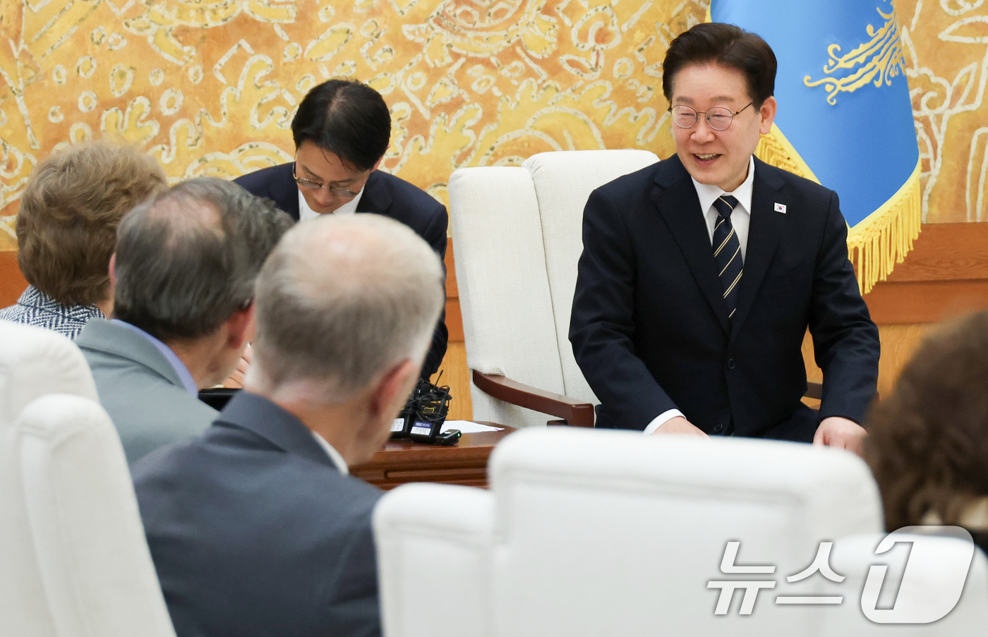 (서울=뉴스1) 허경 기자 = 이재명 대통령이 2일 청와대에서 미국 상원의원단을 접견, 발언하고 있다. 2026.4.2/뉴스1