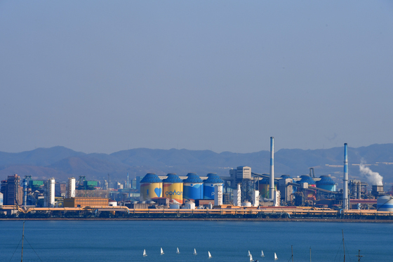 모처럼 맑은 하늘