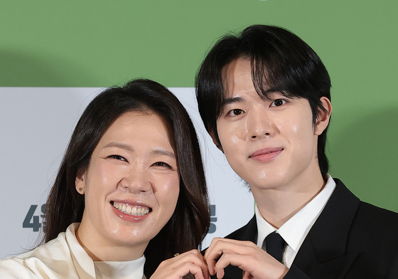 염혜란·신우빈, 엄마와 아들